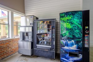 Ramada Limited Chattanooga Hot