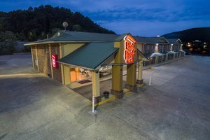 Ramada Limited Chattanooga Hot