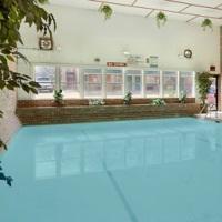 Ramada Limited Chattanooga Hot