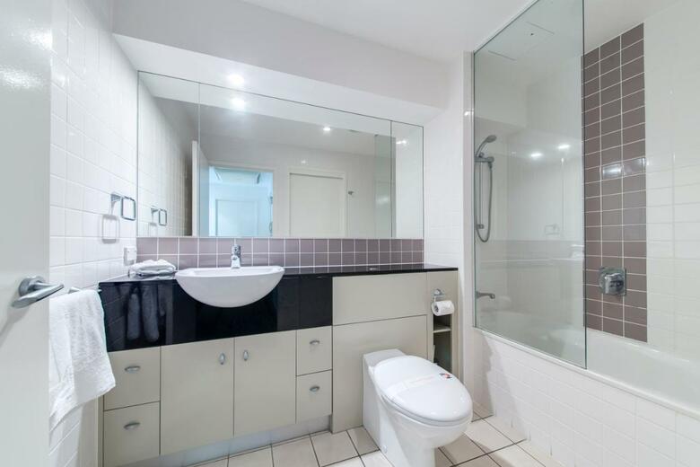 Hotel Pumicestone Blue