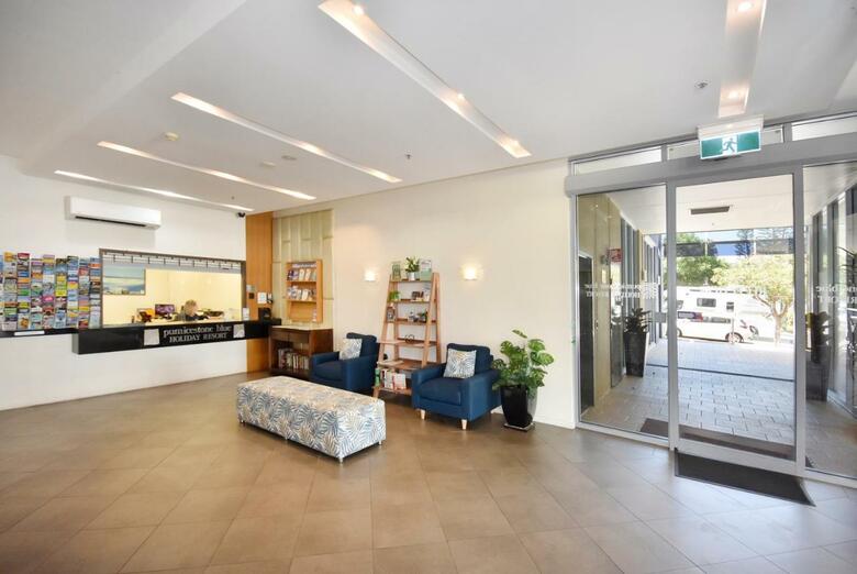 Hotel Pumicestone Blue