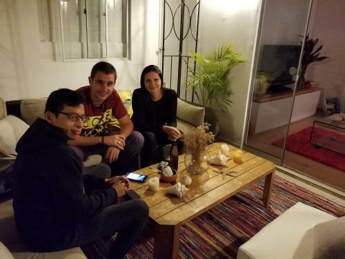 Hostal Malu House For Travelers And Backpackers