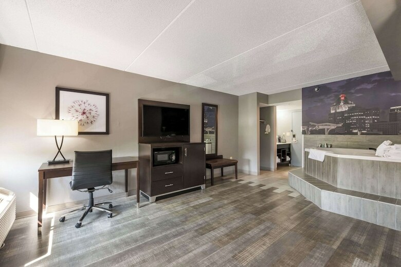 Best Western Greensboro Airport Hotel