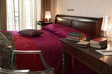 Hotel Classical Baby Grand