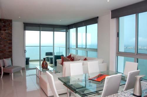 Apartamento Stunning 3 Bedroom Luxury Apt On The Beach
