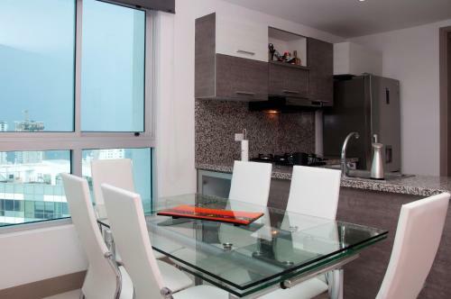 Apartamento Stunning 3 Bedroom Luxury Apt On The Beach
