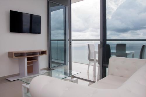 2 Bedroom Luxury Apartment On The Beach