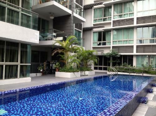 Condo Apartmt With Pool/gym-minwalk To 3 Mrt