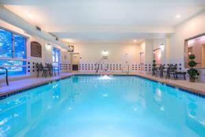 Holiday Inn Express Hotel & Suites Woodbridge