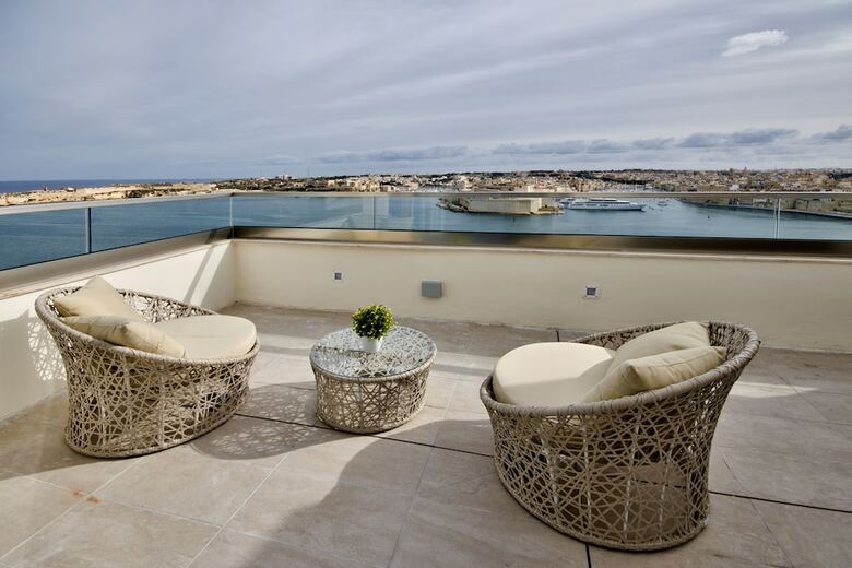 Hotel The British Suites