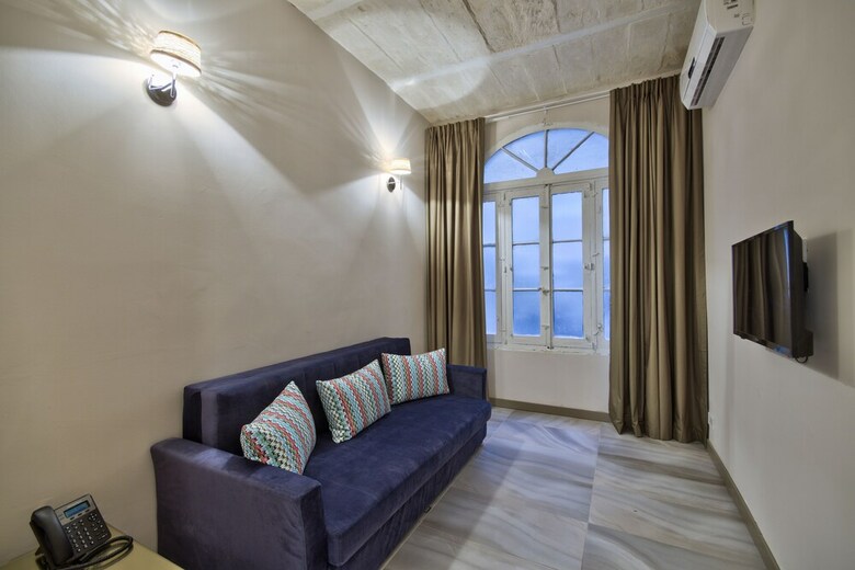 Hotel The British Suites