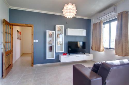 Modern Apartment In Qawra, St Paul's Bay