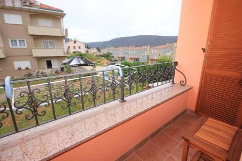 Apartment Cres 7985f