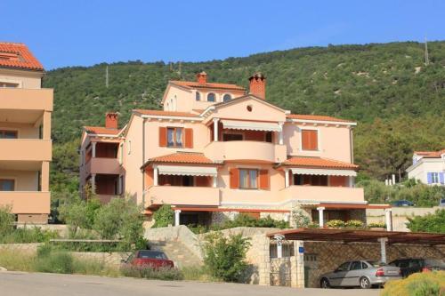 Apartment Cres 7985b