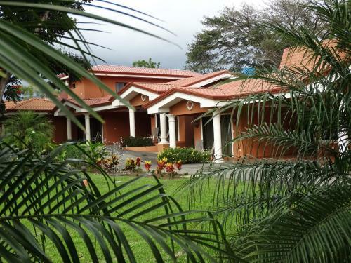 Hotel Suites Merlyn Airport