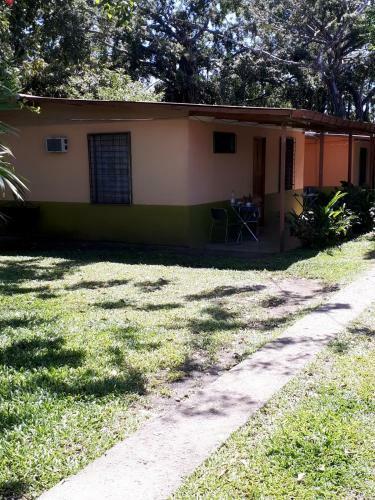 Apartamento Cabinas La Rivera