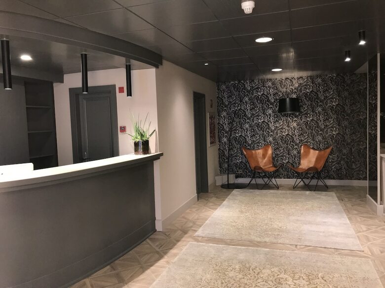 Hotel Aj Niunit