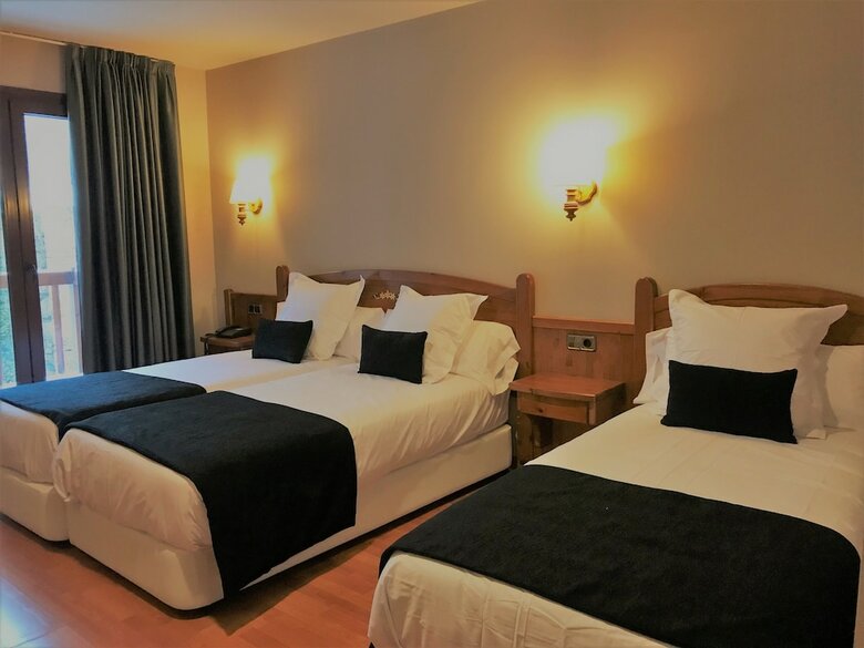 Hotel Aj Niunit