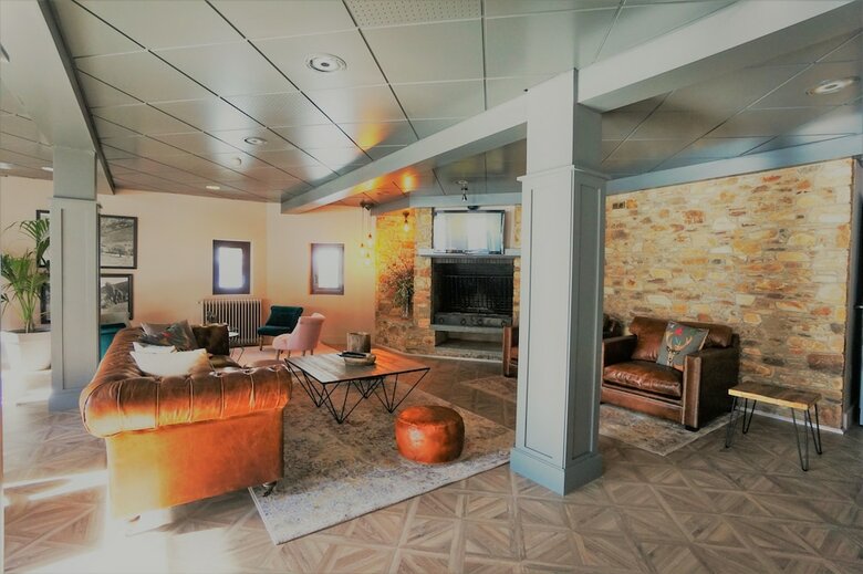 Hotel Aj Niunit