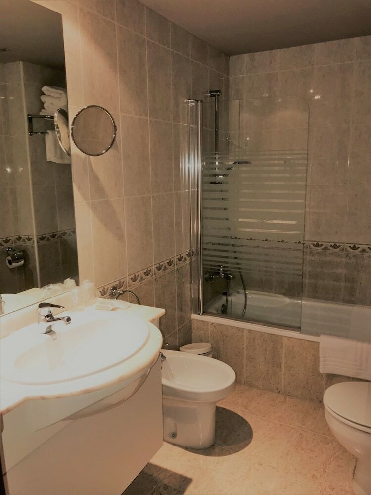 Hotel Aj Niunit