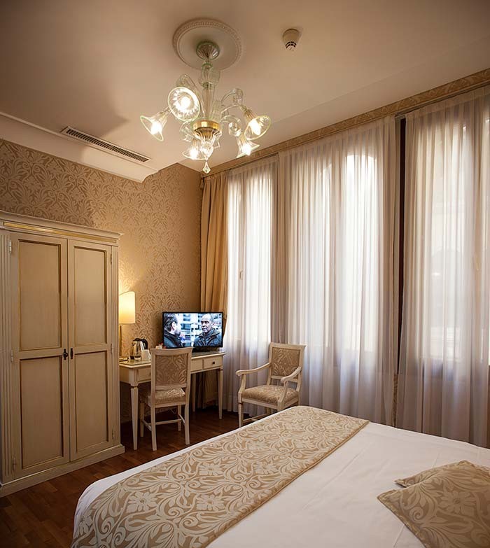 Hotel Ca� D� Oro