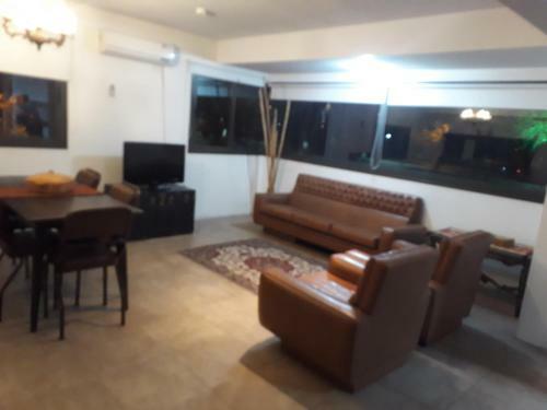 Apartamento Amplio Y Luminoso, 5ta Secci�n