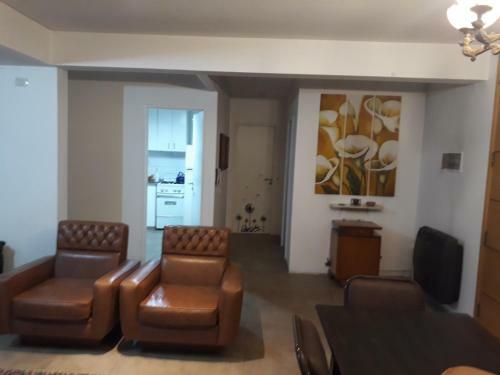 Apartamento Amplio Y Luminoso, 5ta Secci�n
