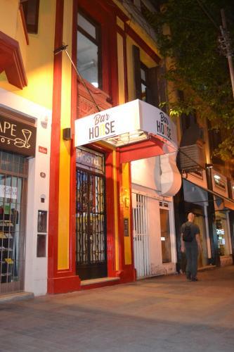 Hostel Bar House