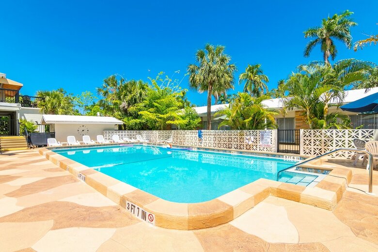 Hotel Fairways Resort