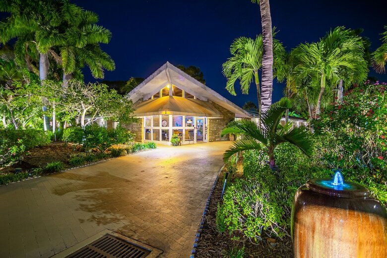 Hotel Fairways Resort
