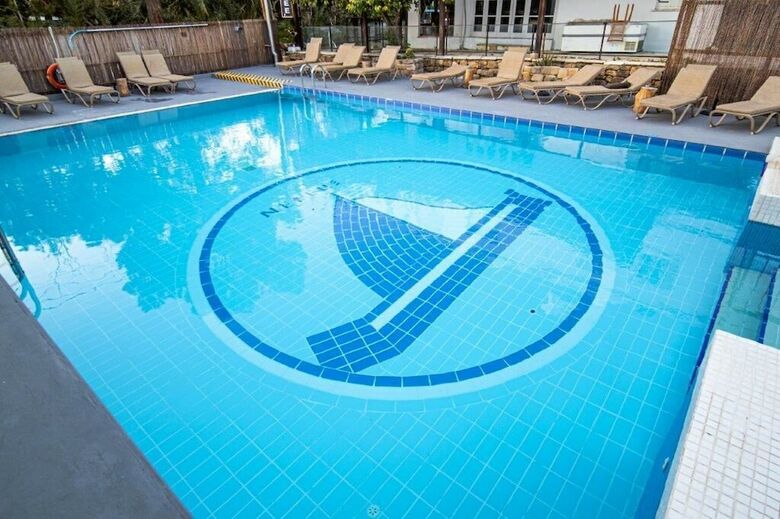 Nereus Hotel
