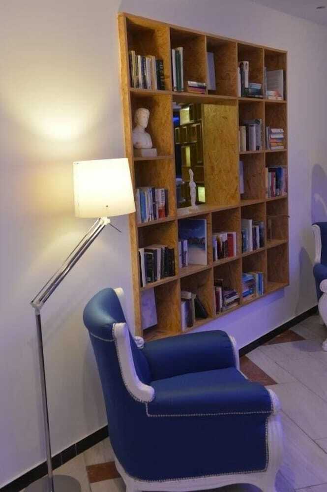 Nereus Hotel