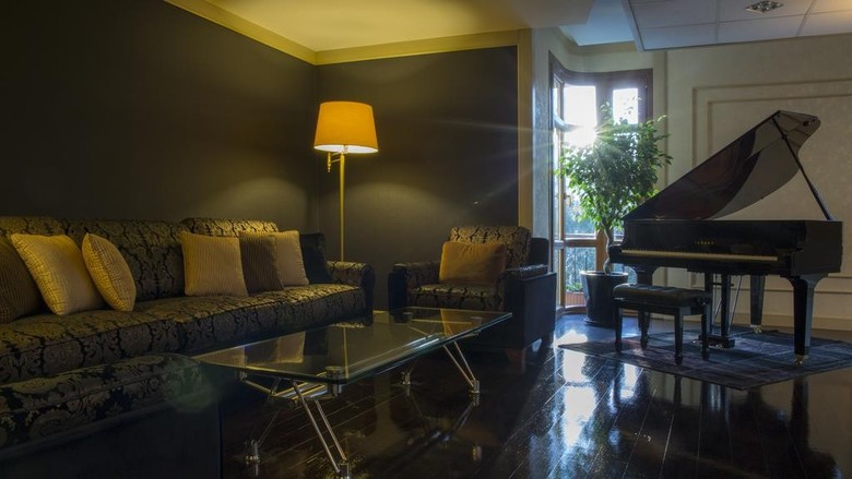 Hotel Mega Residence