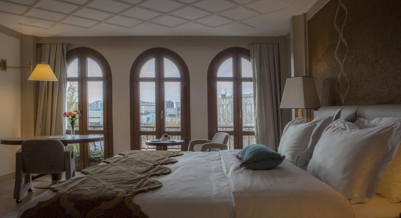 Hotel Mega Residence