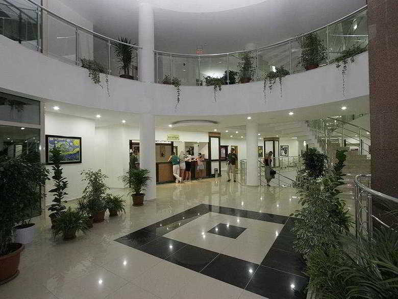 Hotel Pelitbonadea Beach