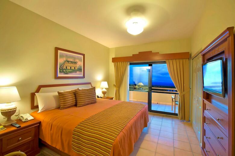 Hotel Paradise Village Beach Resort And Spa