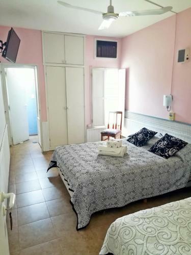 Hostal Del Lago Hotel