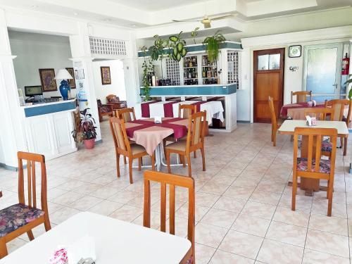 Hostal Del Lago Hotel