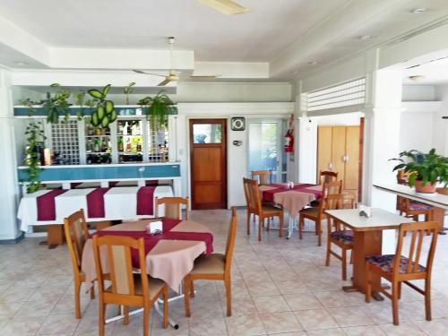Hostal Del Lago Hotel