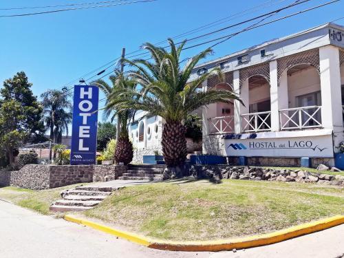 Hostal Del Lago Hotel