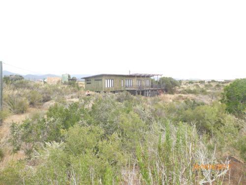 Guanaqueros: Gran Casa Con Quebrada Verde