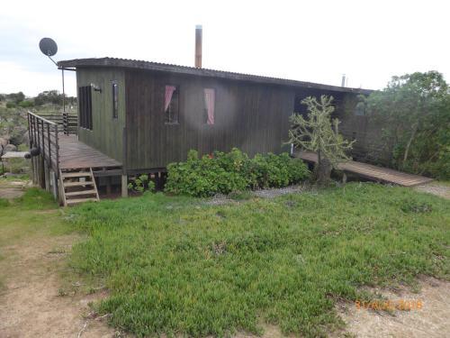 Guanaqueros: Gran Casa Con Quebrada Verde