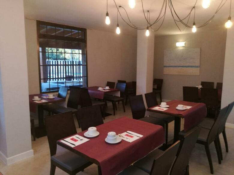 Hotel Azcona
