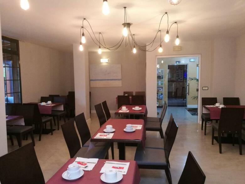 Hotel Azcona