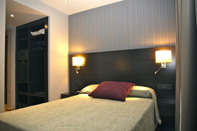 Hotel Petit Palau S�lo Adultos