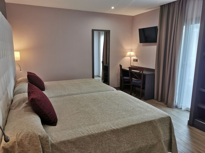 Hotel Petit Palau S�lo Adultos