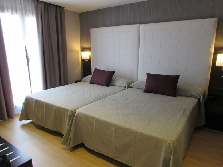 Hotel Petit Palau S�lo Adultos