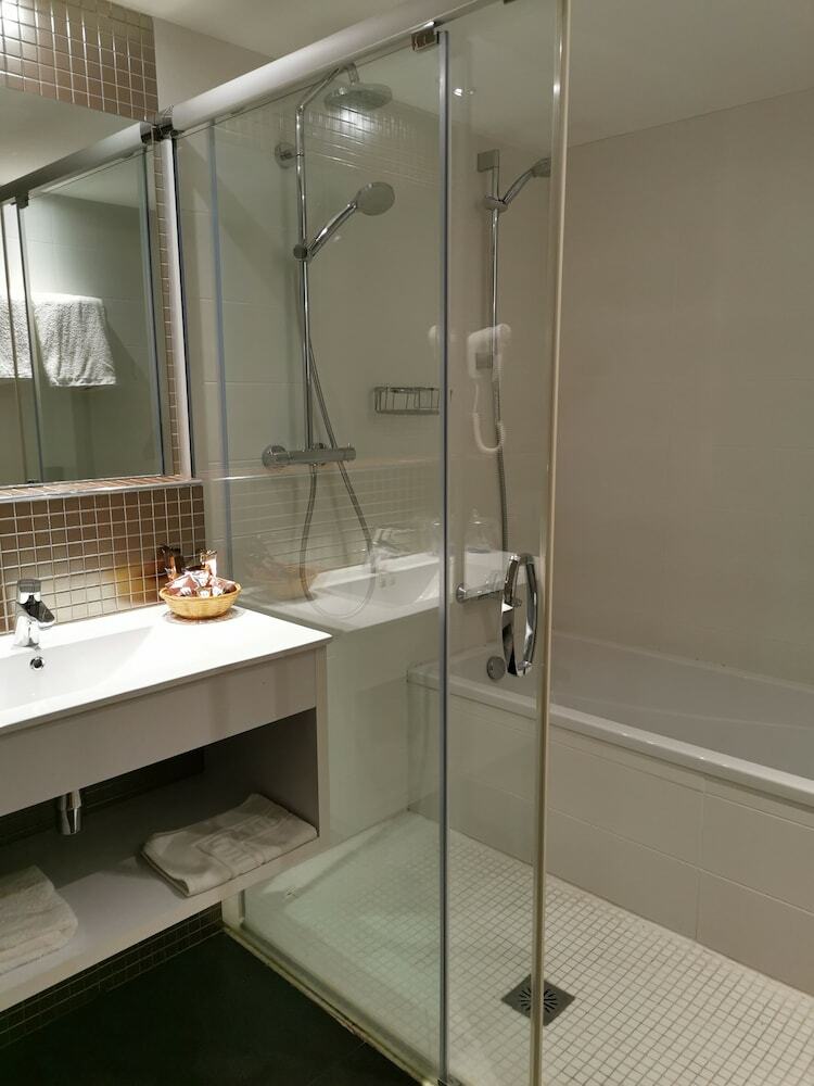 Hotel Petit Palau S�lo Adultos