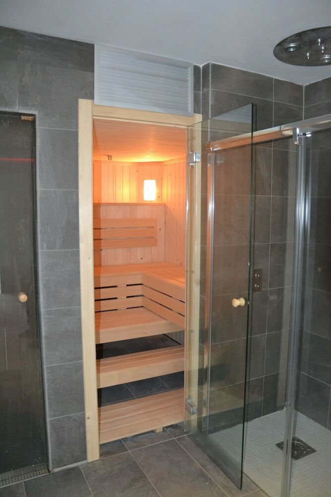 Hotel Petit Palau S�lo Adultos