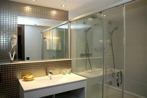 Hotel Petit Palau S�lo Adultos